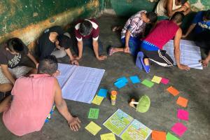 En el anexo, los hombres realizaron distintas actividades que les ayudaron a identificar y gestionar sus emociones y conceptos de masculinidad. 