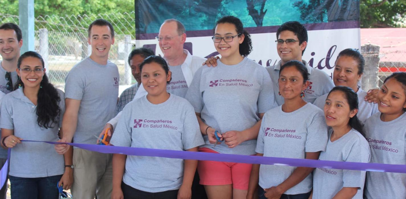 Visita de Paul Farmer con el equipo comunitario de Compañeros En Salud