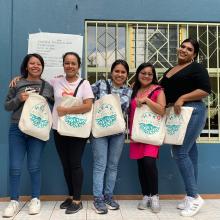Fotografía de la capacitación inicial con todas las participantes del programa