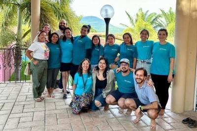 Fotografía del retiro de medio año con las siguientes personas